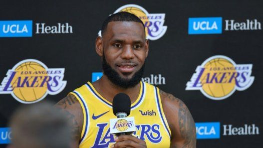LeBron James, su primer día en la escuela y los nuevos Lakers