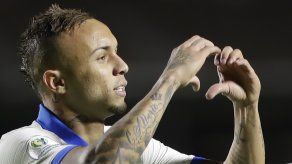 Everton y Neres se pelean el puesto de Neymar en Brasil