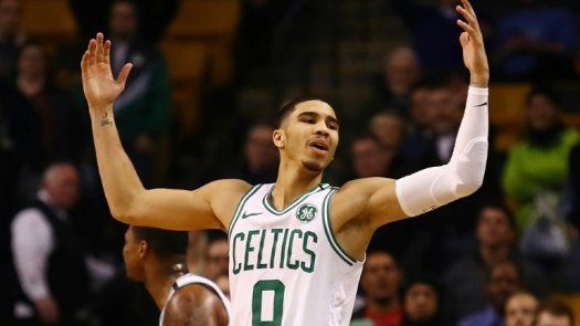 Los Celtics doblegan a los Raptors en duelo de líderes del Este