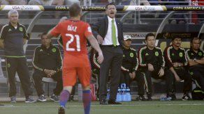 Osorio sigue al mando de la selección de México