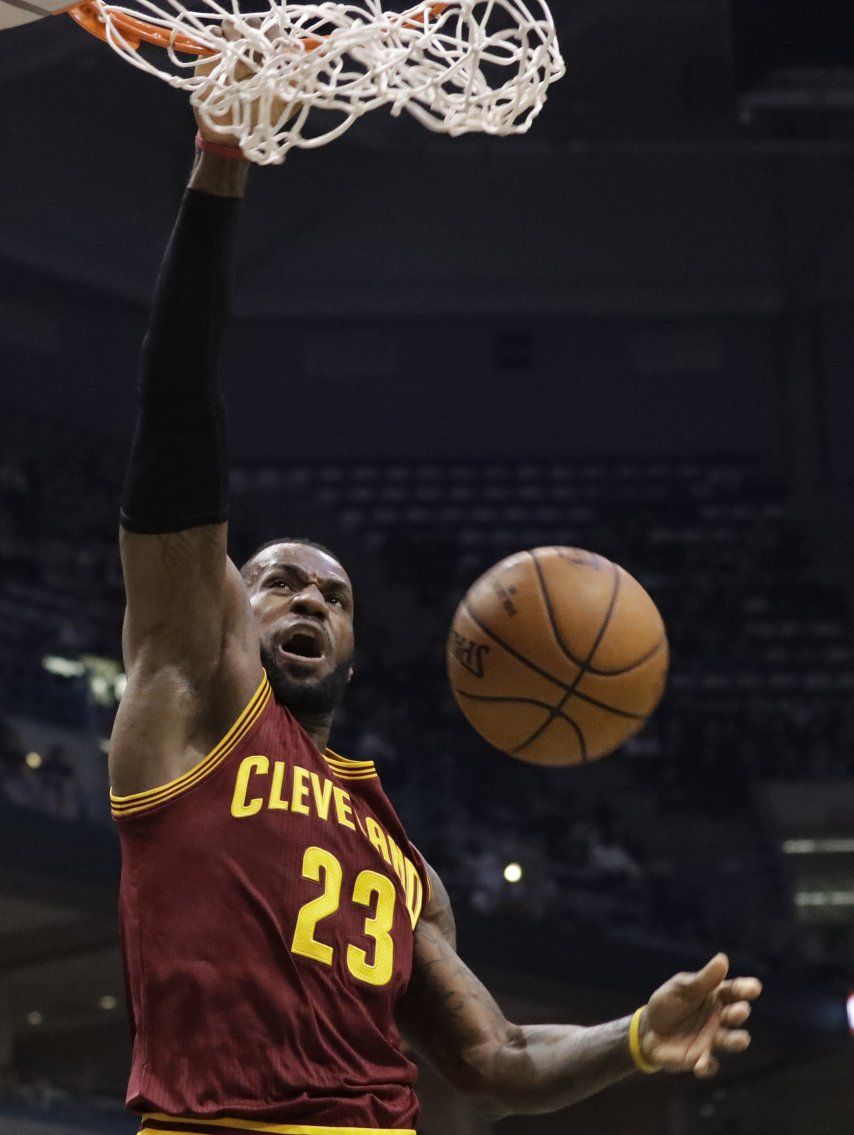 LeBron tendrá que ponerse uniforme de Cachorros