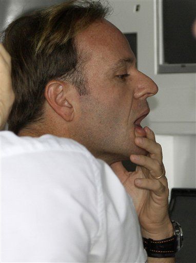F1: Barrichello castigado con 5 puestos en la parrilla en Malasia