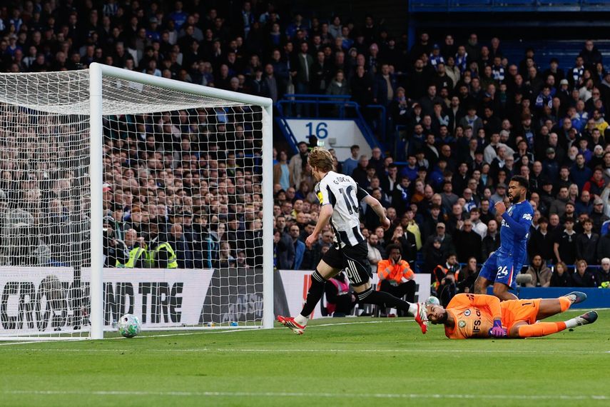 El Newcastle gana su duelo ante el Chelsea y piensa en Barcelona