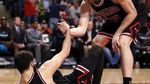 Bulls se clasifican a los playoffs con victoria ante Hornets