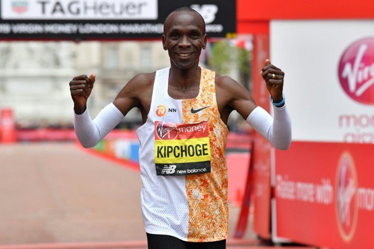 El keniano Kipchoge gana su cuarto maratón de Londres