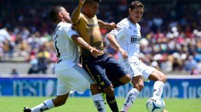 Pumas golea 3-0 a Monterrey con goles sudamericanos en torneo mexicano