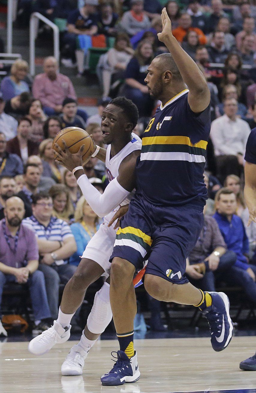 Hood lidera al Jazz en una victoria 110-77 sobre los Pistons