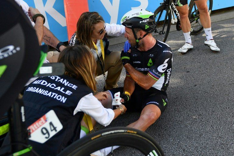 Cavendish abandona el Tour tras su caída provocada por Sagan