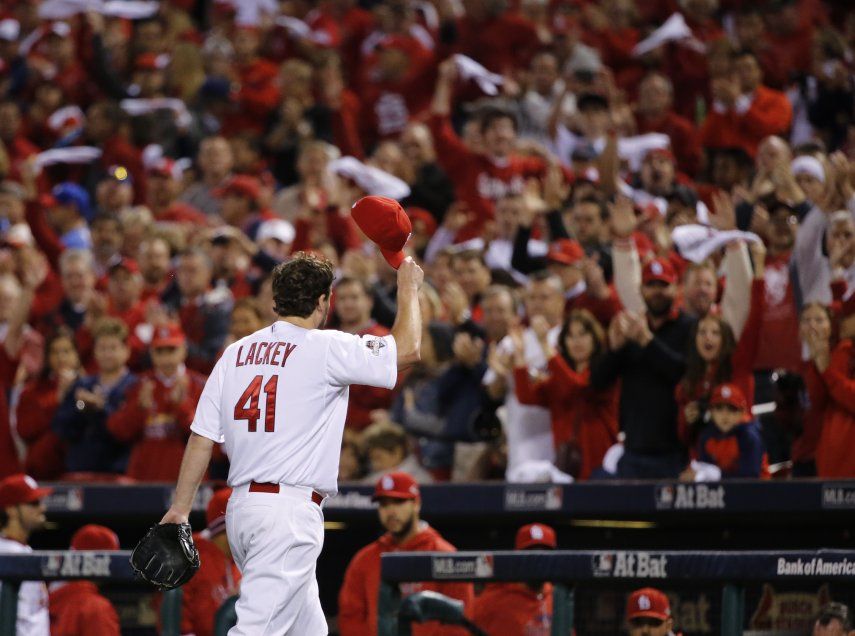 Lackey y Cachorros oficializan contrato por 32 millones