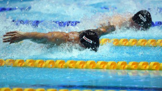 Dressel conquista los 50 m mariposa y el brasileño Santos se hace con el bronce