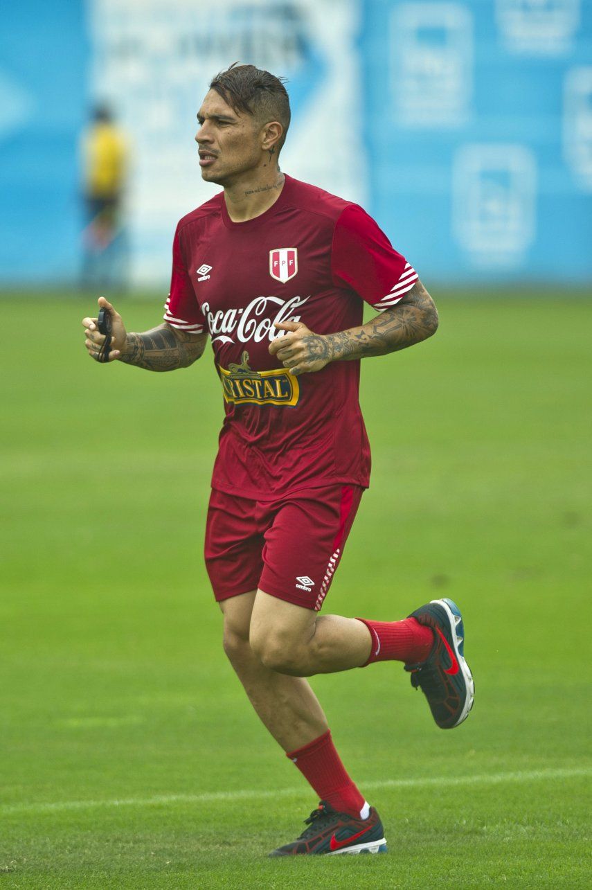 Guerrero realiza entrenamientos diferenciados con Perú, tras lesión