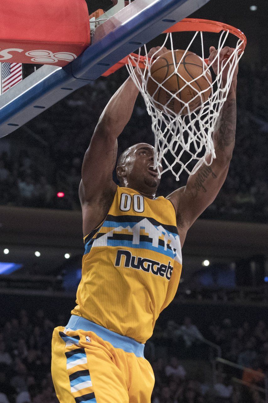 Jokic brilla con 40 puntos y Nuggets vencen a Knicks