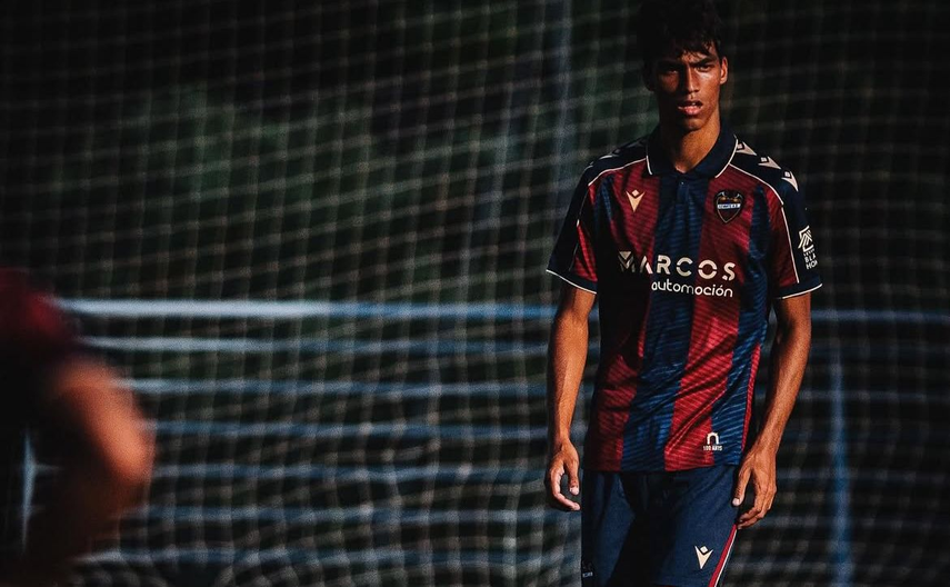 Martín Krug fue inscrito en el primer equipo del Levante