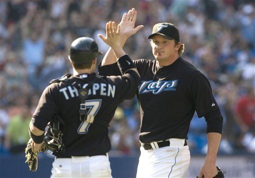 MLB: Azulejos 6, Medias Rojas 3; Halladay llega a 19 triunfos