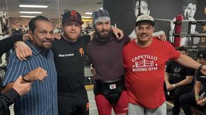 Roberto Durán comparte con Canelo Álvarez previo a choque con Jaime Munguía