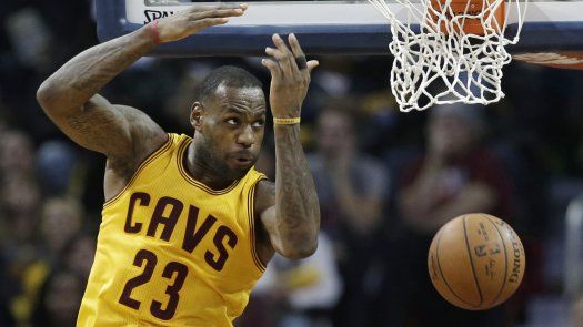 LeBron: Injusto decir que mina autoridad de entrenadores