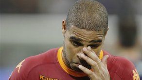 Italia: Adriano podrí­a estar sin jugar un mes por lesión