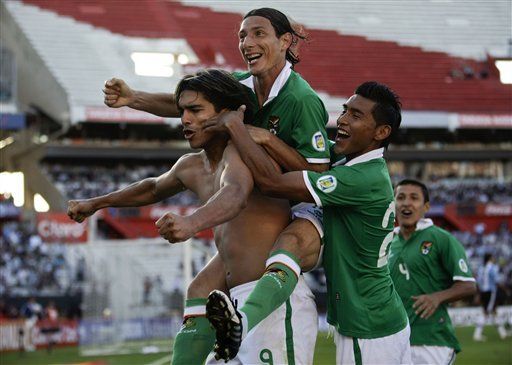 Mundial: Morales festeja empate de Bolivia con Argentina