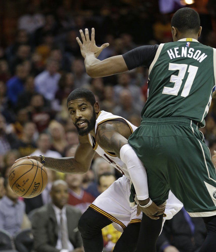 Irving y LeBron guían a Cavs diezmados a triunfo sobre Bucks