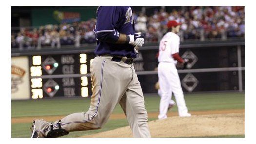 MLB: Padres 3, Filis 1; González batea dos jonrones
