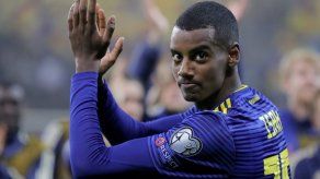 UEFA investiga alegato de insultos racistas a Alexander Isak