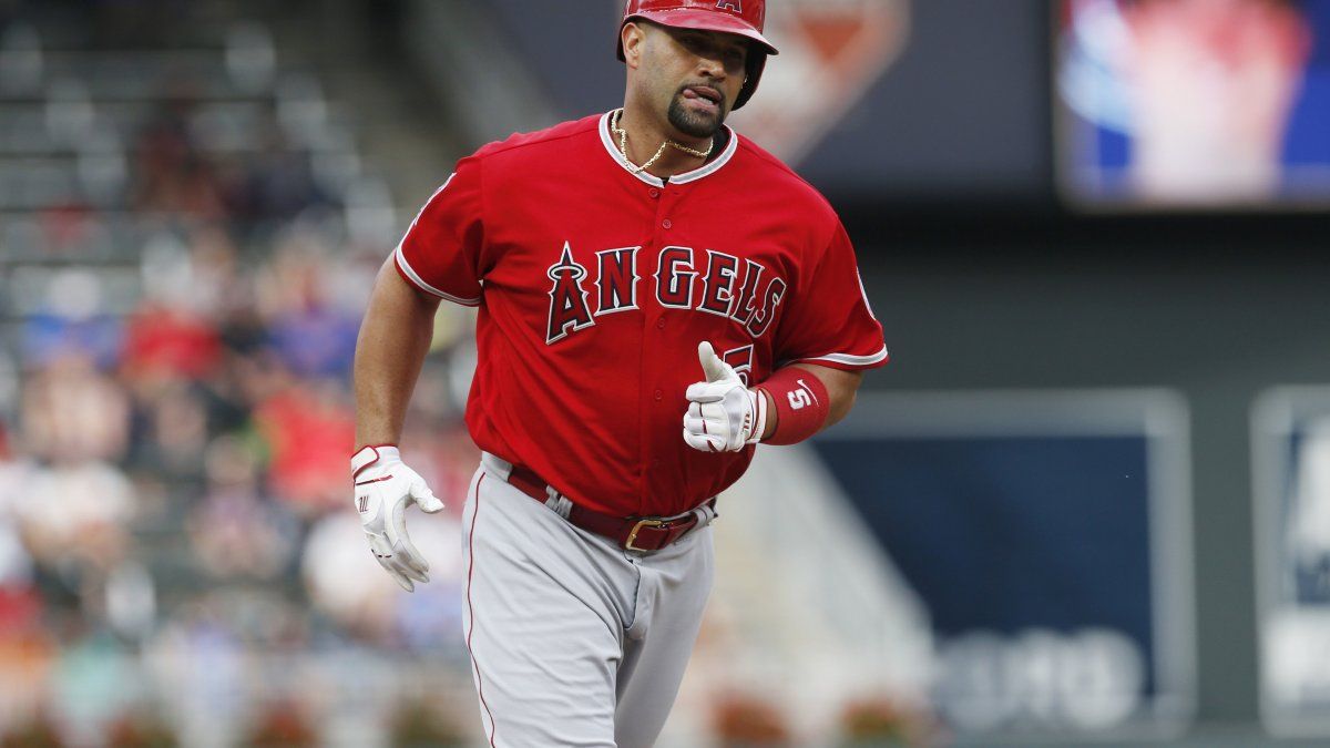 Angelinos derrotan 2-1 a Mellizos gracias al bate de Pujols
