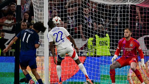  Olympique Lyon empata contra el Manchester United en Europa League