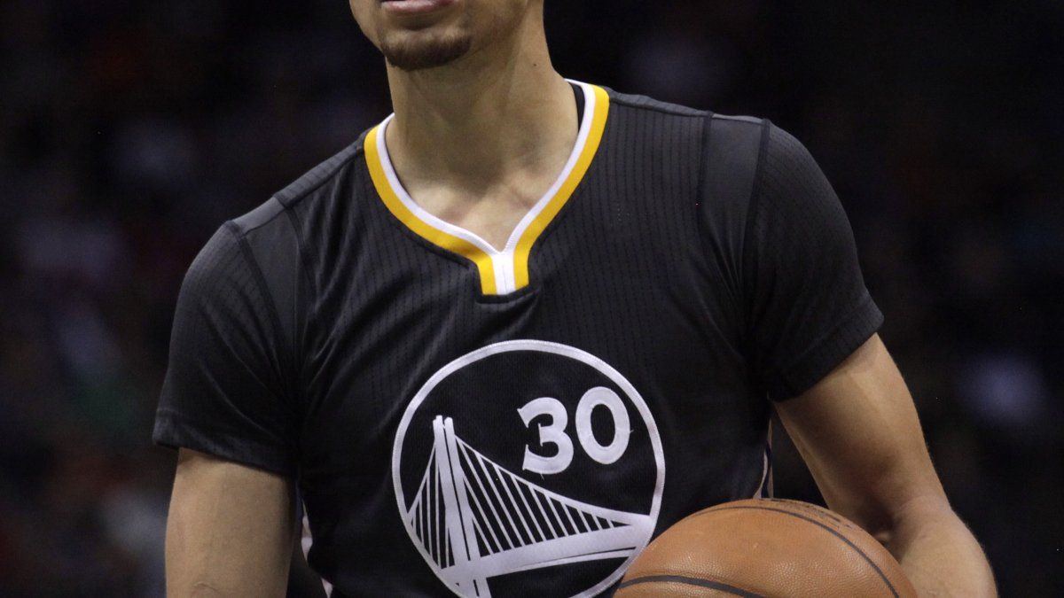 Warriors vencen a Bucks y aseguran primera plaza en el Oeste
