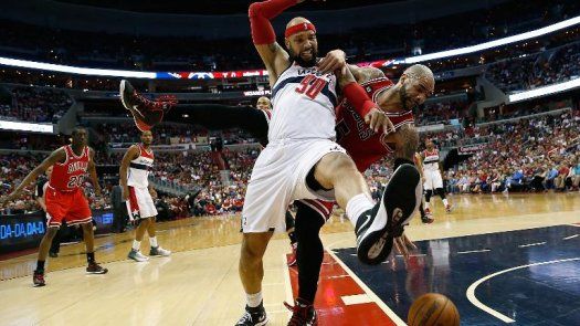 Lakers adquieren al alero Carlos Boozer y siguen buscando técnico