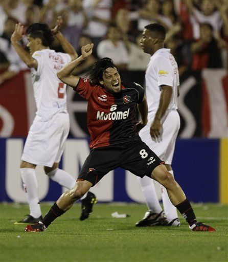 Sudamericana: Liga, el campeón, hace negocio en 0-0 con Newells