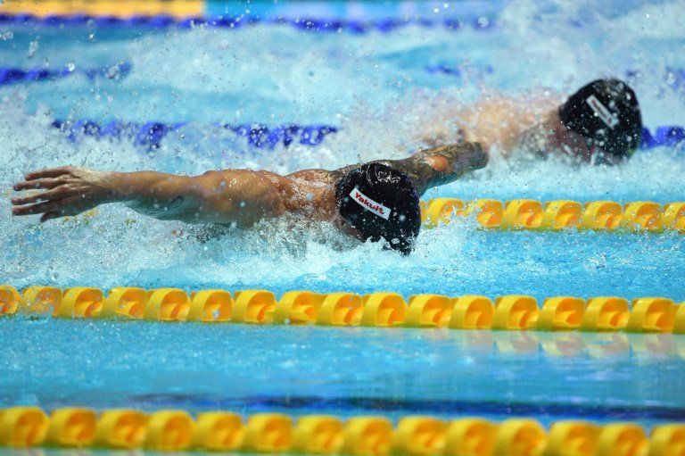 Dressel conquista los 50 m mariposa y el brasileño Santos se hace con el bronce
