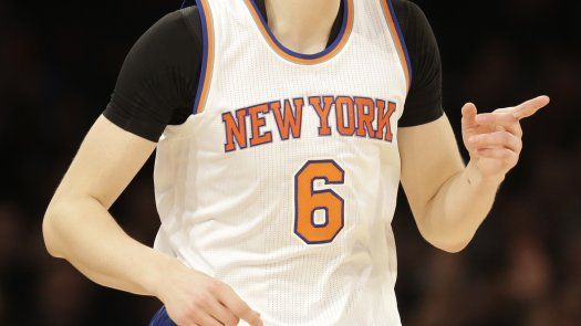 Knicks vencen a 76ers tras dos alargues