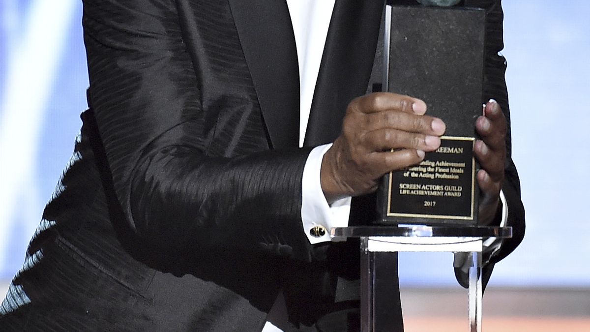 Morgan Freeman recibe el premio a la trayectoria en los SAG