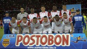 Hinchas de Santa Fe celebran el título hasta la madrugada