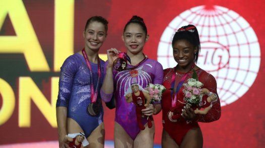 La china Liu Tingting es oro mundial en barra de equilibrio, Biles bronce