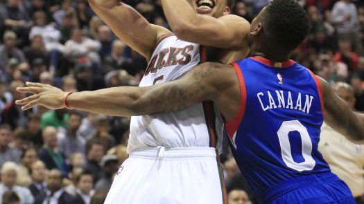 Carter-Williams se destaca en su debut con Bucks
