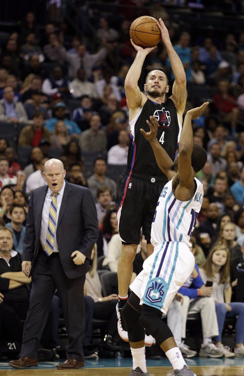 Con 26 puntos de Redick, Clippers vencen a Hornets