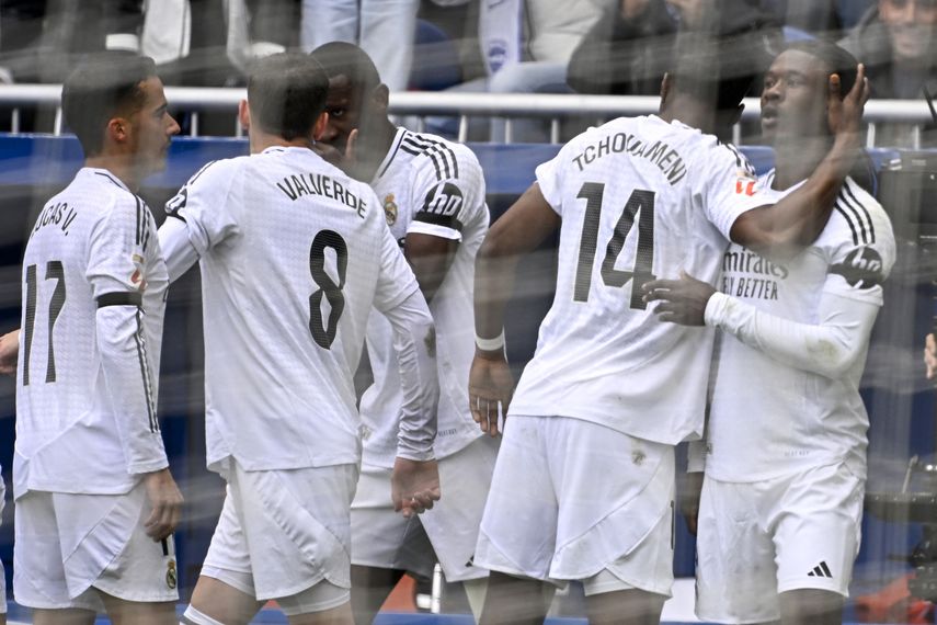 El Real Madrid sigue luchando y vence al Alavés en la J31