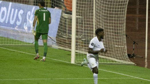 Selección de Panamá superó a Costa Rica con gol de José Fajardo