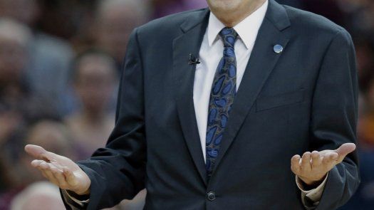 Los líderes Cavs despiden al entrenador David Blatt