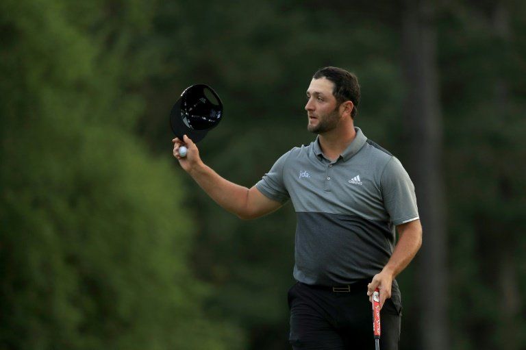 Rahm y Woods persiguen de cerca a los líderes tras la segunda jornada en Augusta