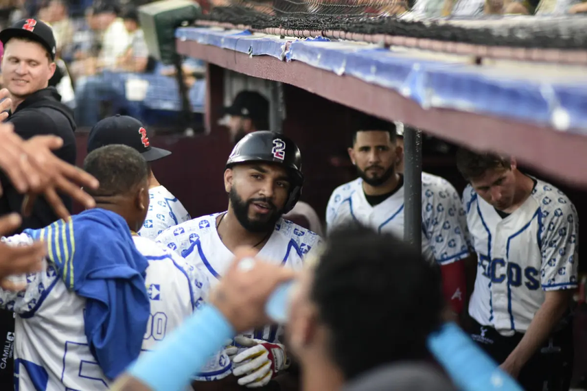 Johan Camargo pegó otro cuadrangular con los Tecolotes de Dos Laredos