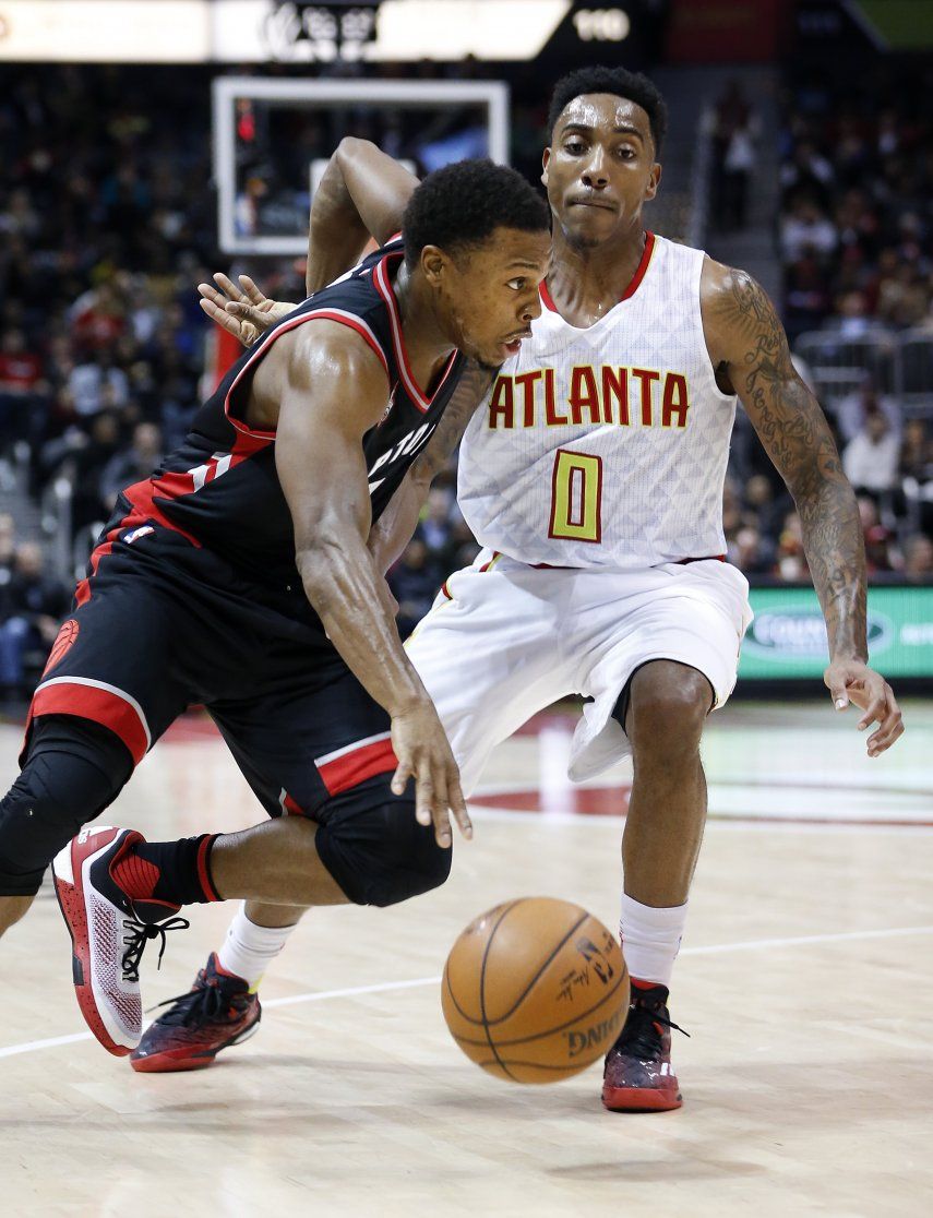 Raptors, con Lowry enfermo, remontan para vencer a Hawks