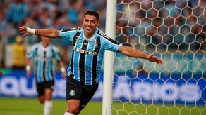 Luis Suárez debuta con hat-trick en el Gremio y gana la Recopa Gaúcha