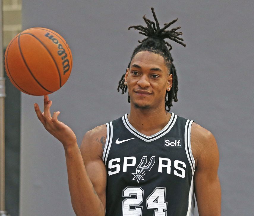 NBA: Devin Hassel firma extensión millonaria con los Spurs