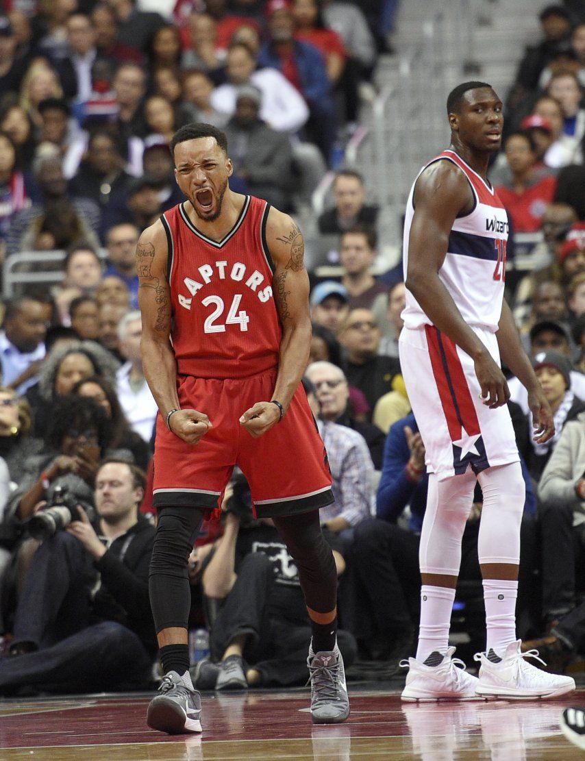 DeRozan anota 32 y Raptors doblegan a Wizards