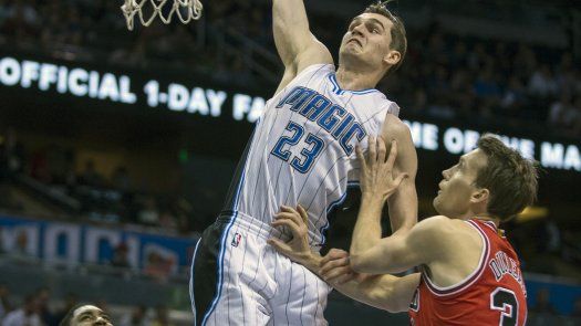 Vucevic anota 24 y Magic doblega a Bulls