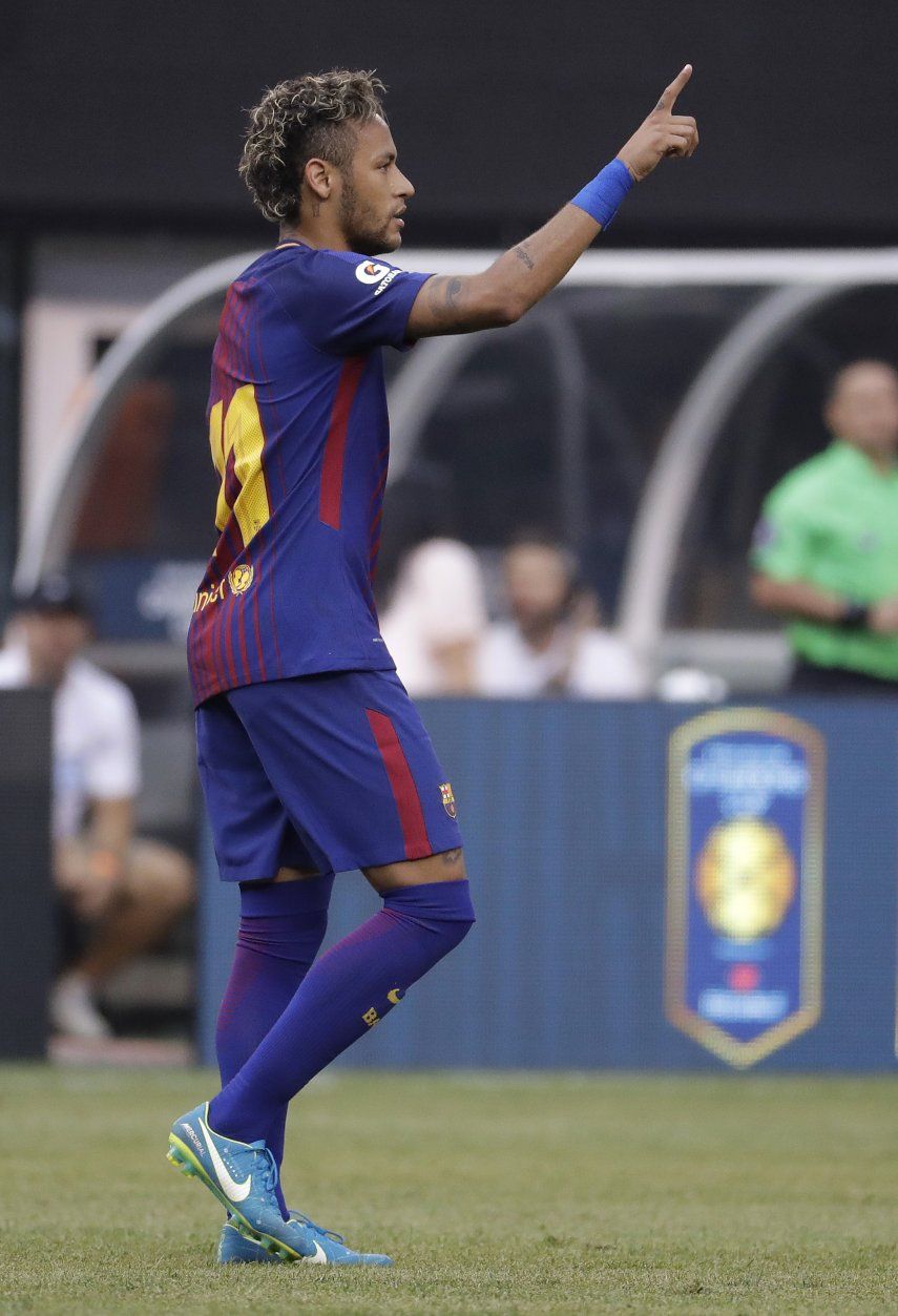 Desmentidos no apagan conjeturas sobre futuro de Neymar