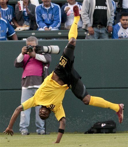 Oro: Jamaica golea 4-0 a Granada