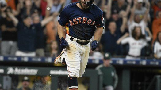 Astros dejan a Atléticos en el terreno con base por bolas